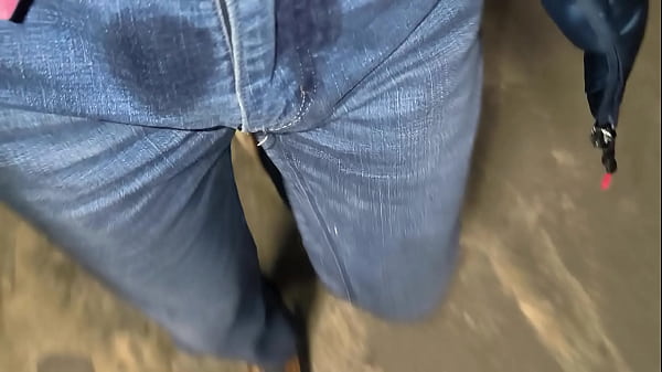 Peeing Outdoor