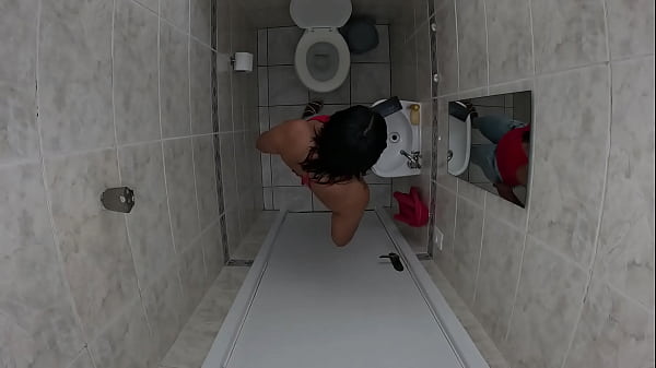 Foi No Banheiro Da Amiga Mijar Acabou Batendo Uma Esqueceu De Trancar A Porta Amigo Entrou E Meteu A Rola Nela