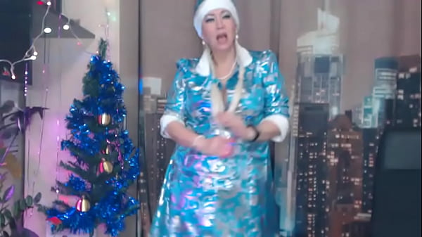 Ritual Dances Of A Grown SnowMaiden To Challenge The Coolness. Santa's Staff In Her Muzzle And Cunt!