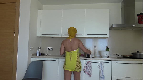 Busty Rack Egyptian Milf Desires Ass Pounding
