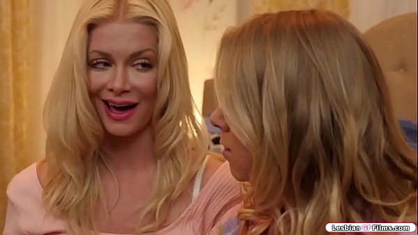 Voluptuous Blonde Cougar Facesits Her Neighbor