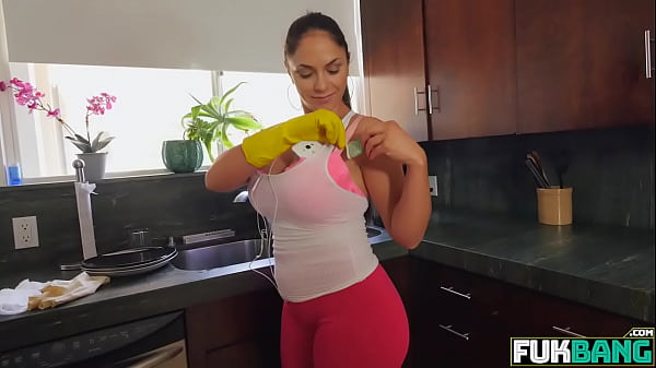 Marta La Croft In Smoking Latina Cleaner Gargles On Big Dick
