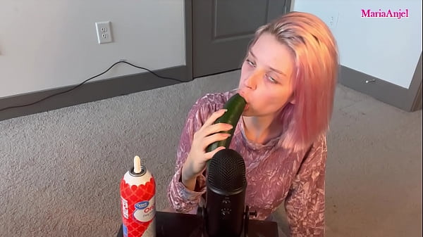 ASMR-Cucumber Gobbling