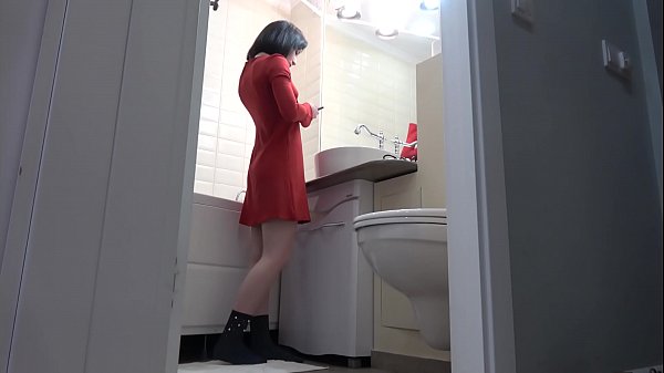 Divine Candy Black In The Bathroom - Hidden Cam