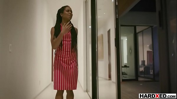 Ebony Babe Introduces Her Cooch To The New BBC Neighbour