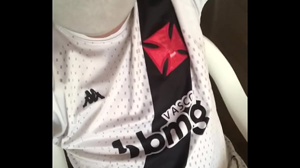 Camiseta De Futebol Do Vasco Da Gama Mostrando Corpo