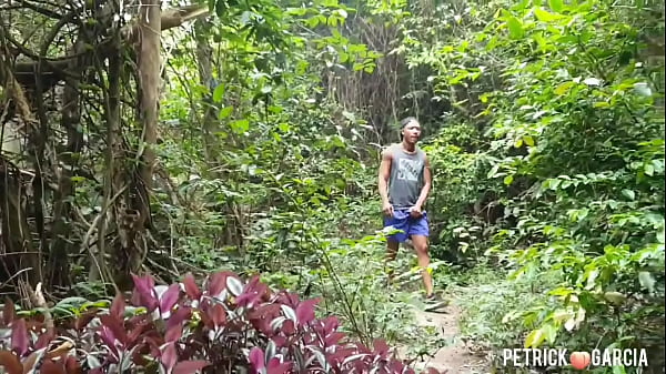 Subi A Trilha E No Caminho Encontro Um Cafuçu Na Punheta Não Resistir E Gozamos Juntos