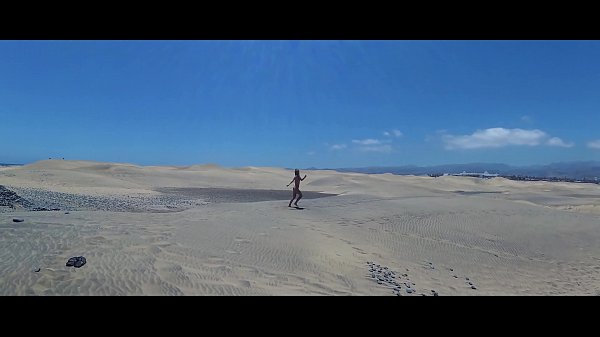 TRAVEL SHOW BUTT DRIVER - Gran Canaria. Dunes Maspalomas With Sasha Bikeeva In Micro-bikini