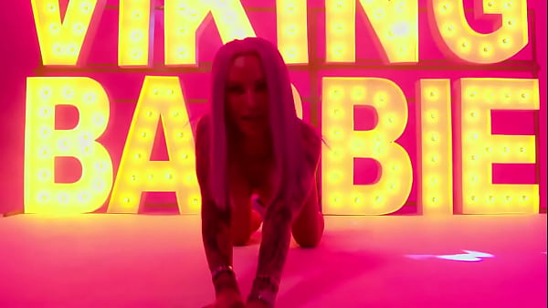 Smoking Chick Me Viking Barbie Singing Taste - Official Music Video