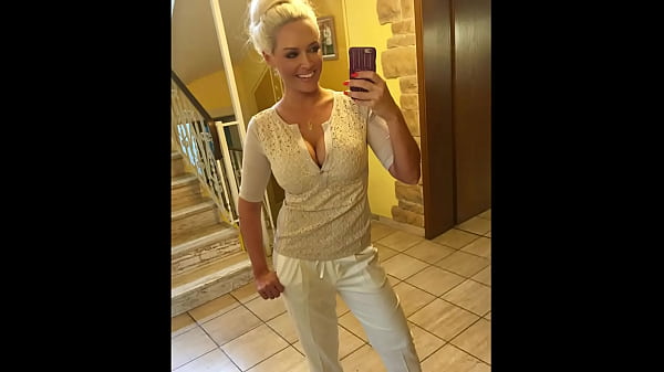 Deutsche Promi Nutte Daniela Katzenberger Sexy Milk Off Challenge NEU