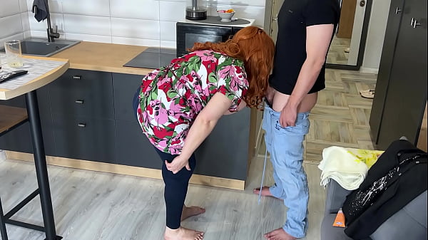 Stepmother Invited To Smash Her Huge Booty In Butt Sex And Gave A Bj