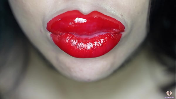 Damn Tempting Bimbo Kissers