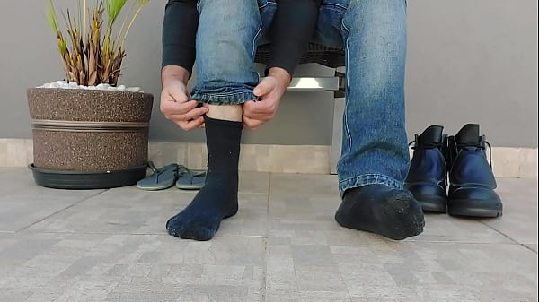 PUTTING ON THE RUB BOOT - MLV07 (NEW BOOT)