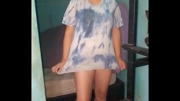 Nos Modela Mi Remera Con Una Vueltita