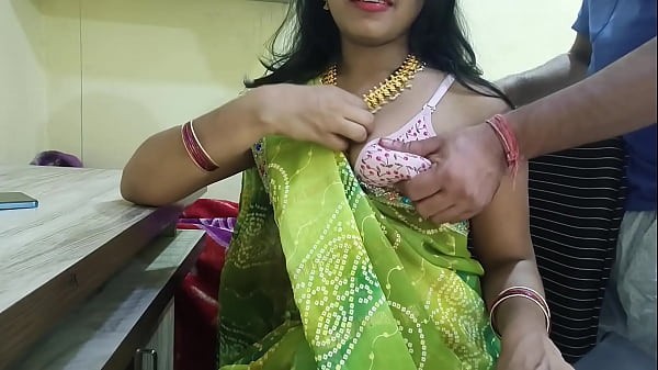 Indian Sizzling Girl Fantastic XXX Sizzling Sex With Office Chief!