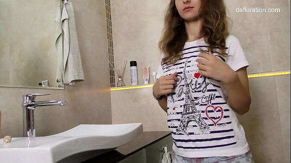 Girl Margaret Robbie In The Bathroom On Defloration Channel