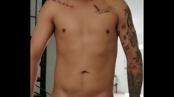 Colombiano Vergon Llega Erecto A Su Casa