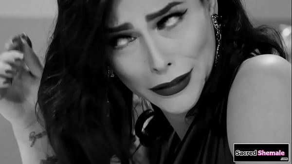 SacredShemale.com - Trans Widow Domino Presley Barebacks Cop