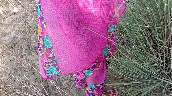 गेहूं काटने गई और चुदवा के आ गई