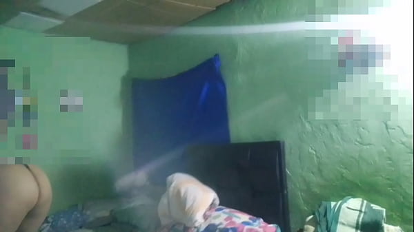 Morena Muestra Su Gran Culo Para Que Su Cuñado Se Masturbe