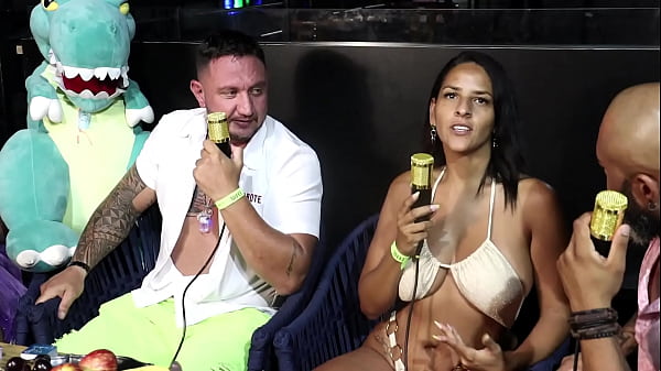 Eles Estão Bastante Tempo Na Putaria, E O Camarote... - Kel Abate & Bruno Abate