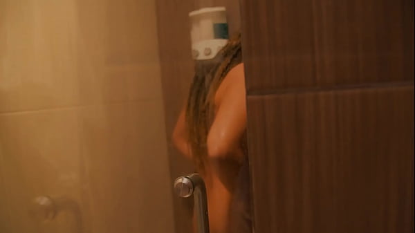 Spying On My Stepsis Shaving Her Cunt, Butt And Thighs