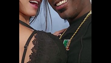 Secretaria Casada Peituda, Gazou Na Rola Enorme Do BBC Jefão - Casada Safada, Chama Negão Famose E Fode Com Ele, Nao Consegue Engolir A Rola E Goza No Pauzao Do Negão.