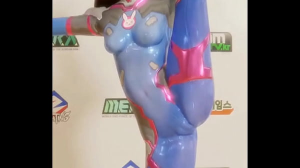 Dva Flaunts Off (Shaved)