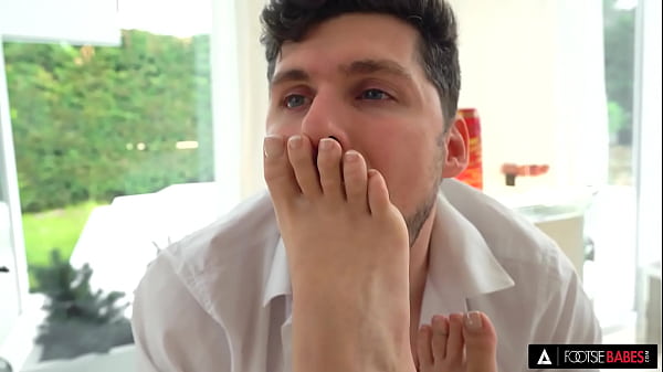 FOOTSIE BABES - Divine Shalina Devine Utilizes Her Beautiful Toes To Satisfy Her Bloke