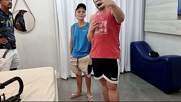 Bastidores Da Gravação Da Sapatinha Dando Cu E Buceta Na Pele E Ganhando Leite Na Boca