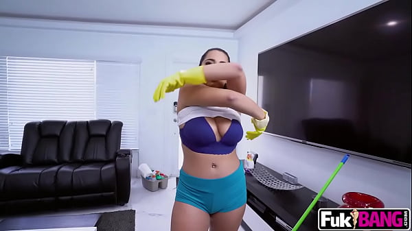 Julz Gotti Plump Plump Latina Servant Cleaned Massive Cock