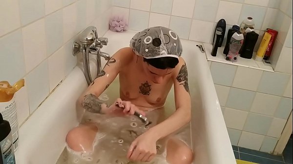 Beth Wild - Behind The Scene Armpit And Arm Shaving HD