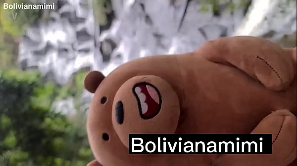 Sem Calcinha Na Cachoeira... Achei Um Fa La E Chupei Sua Rola.... Quer Ver?. : Bolivianamimi