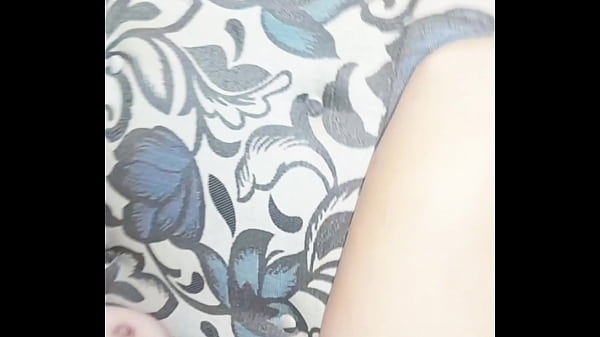 Me Dió Con Todo Metiendo Sus Dedos Dentro De Mi Pequeña Vagina Y Derramando Mi Leche Y Mi Panocha Quedó Bien Mojada.