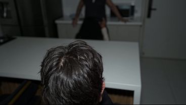 Compañero De Trabajo Se Folla A Mi Mujer Cuando Se Va La Luz En Casa, ¿como Se Atreve?