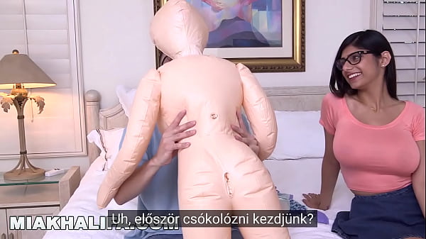 MIA KHALIFA - Arab Pornósztár Coaches Virgin How To Have Szex Egy Nővel