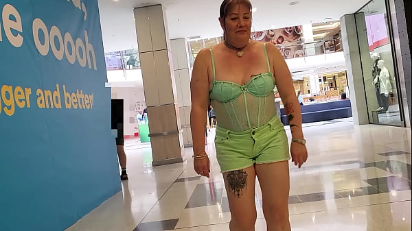 Trashy Kiwi Whore Shows Off At The Mall And On A Busy Public Street
