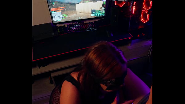 Minha Colega De Quarto Me Viu Jogando Videogame Mas Ela Queria Mesmo É PAU NA BCT