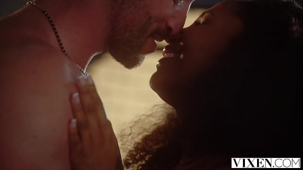 SEDUCTRESS Stunning Beauty Olivia Orgasms & Spurts Intensely