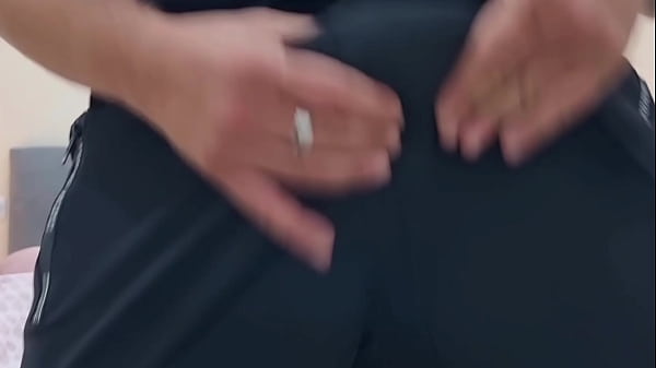 Assolo | Sborrata - Sneak Hot Male E Una Sega Veloce Con Forte Orgasmo