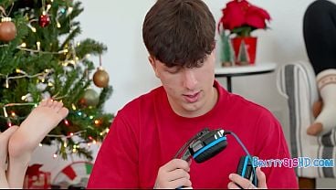 Christmas Morning Turned Into Family Menage And Groaning