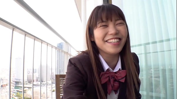 ハメ撮り 正統派美女18歳 やわからF乳をモミモミするとおまんこぐちょ濡れ あり得ない量の潮を吹きながらの中出しセックスめちイカせてから大きなちんちんを挿入 Https://bit.ly/3Gwzbwc