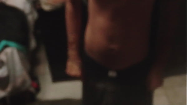 Mucha Ropa Solo Para Mujeres.MP4