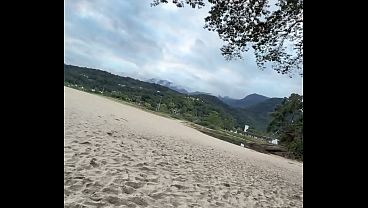 OFERECI VINTÃO PRA ESSA PUTA DE PRAIA DEIXAR EU COMER ELA SEM CAMISINHA E GOZAR DENTRO! Fomos Pegos No Flagra Pelo Helicóptero.(completo No Red).