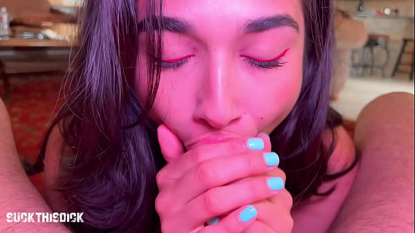 Gorgeous Latina Reina Rae Returns & Gobbles Cream