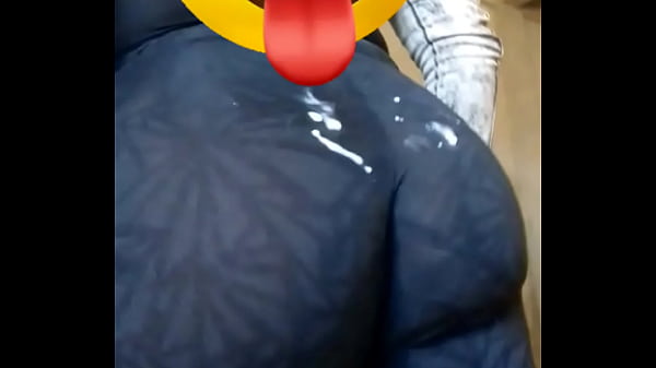 Culo En Calza Lleno De Leche