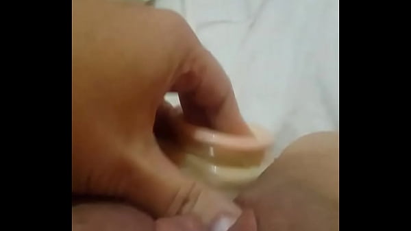 Masturbação Feminina Backdoor Com Consolo