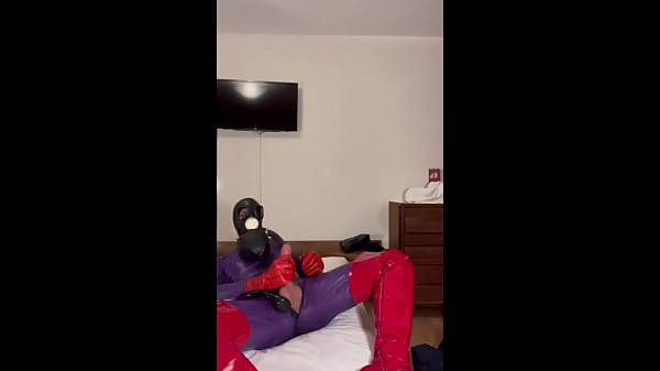First Money Shot With Gasmask