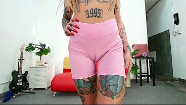 Petite Tatted Chick Has Roundest Booty And Exceptionally Puffy Cameltoe!