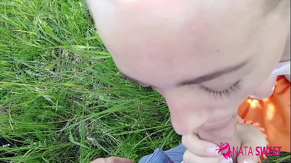 Secret Outdoor Risky Public Oral In During Walking With Outsider And Load In Her Maw - Nata Dainty